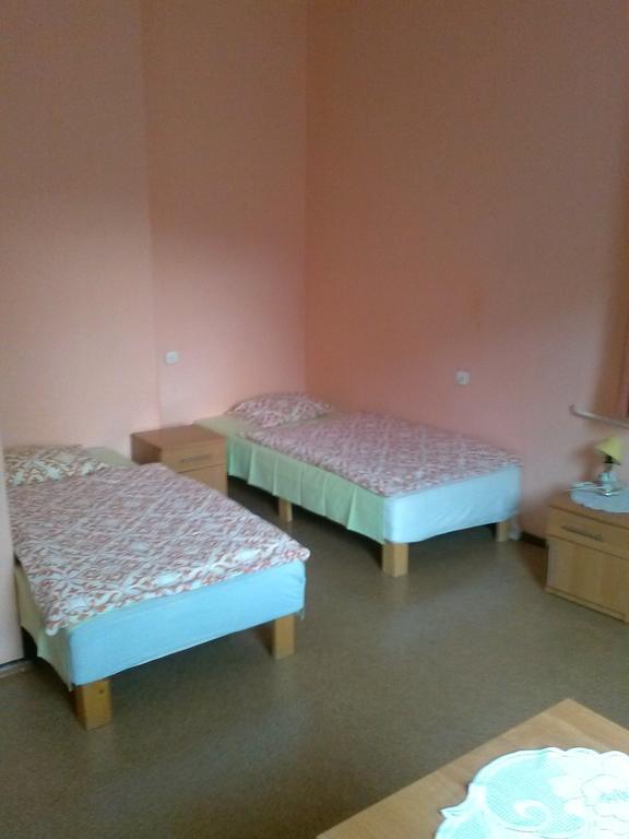 Pod Zielonym Kogutem Albergue Duszniki Zdrój Habitación foto
