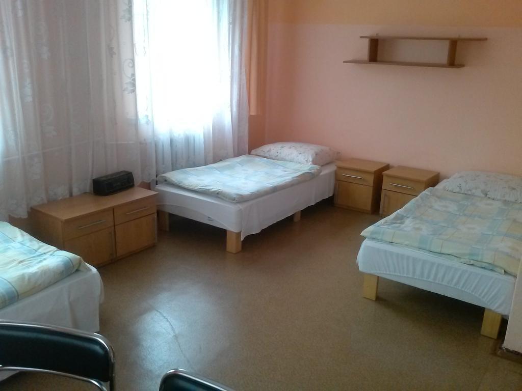Pod Zielonym Kogutem Albergue Duszniki Zdrój Habitación foto